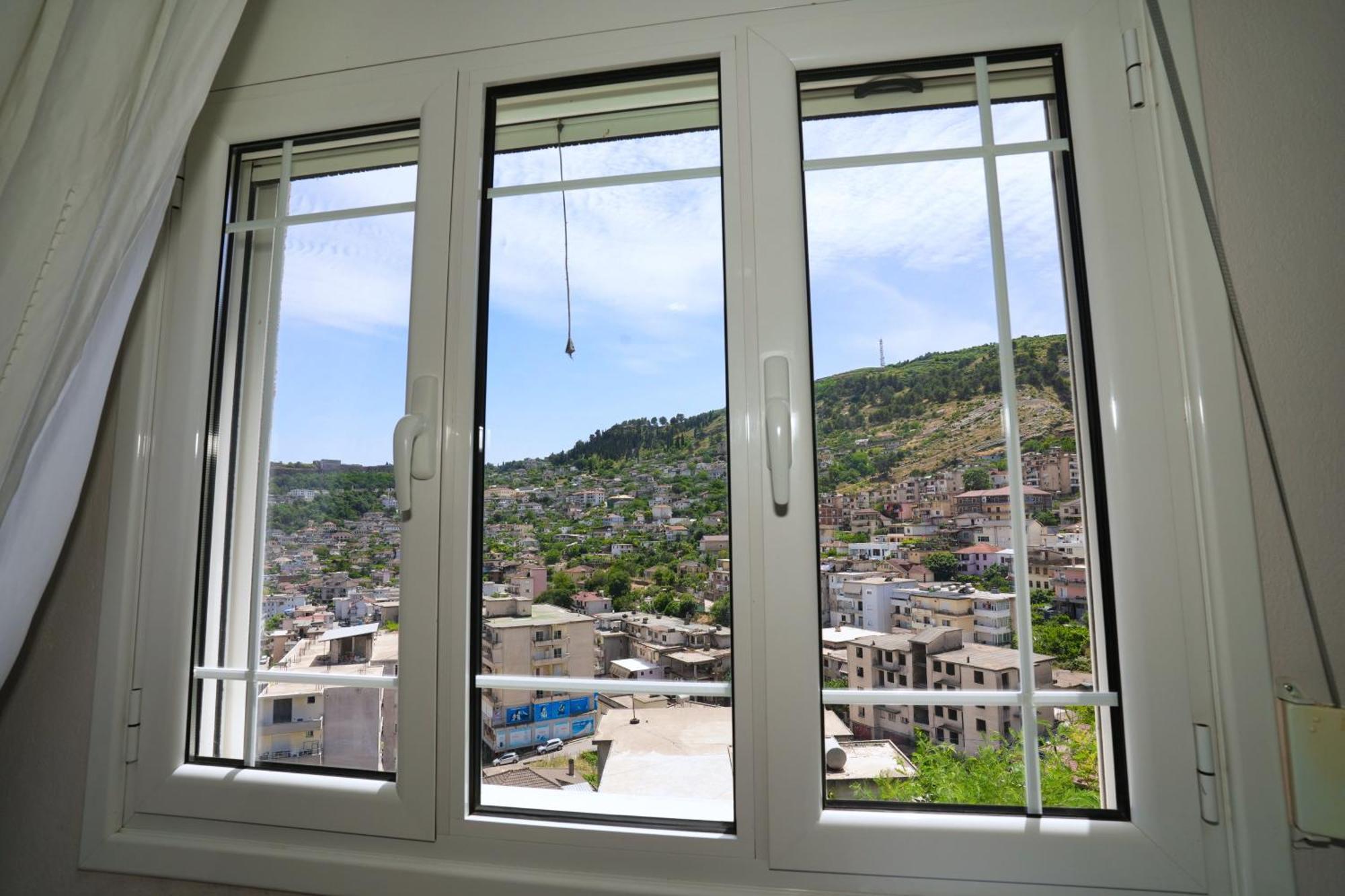 Gjirokastër Vila Banushi מראה חיצוני תמונה