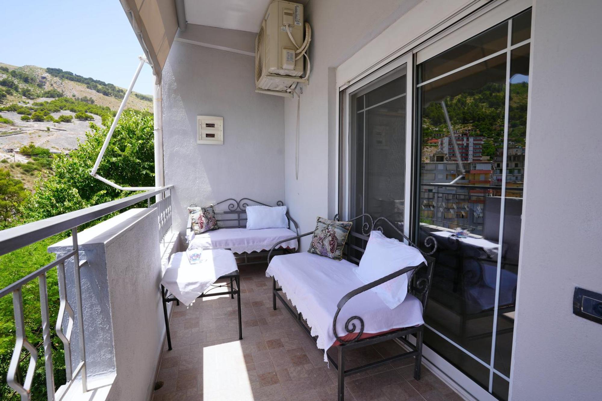 Gjirokastër Vila Banushi מראה חיצוני תמונה