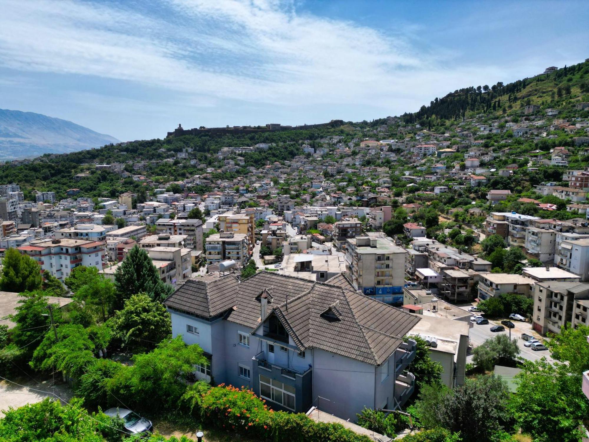 Gjirokastër Vila Banushi מראה חיצוני תמונה